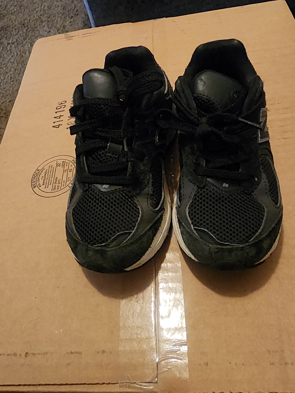 New Balance Black Kids' Lace-Up Sneakers Size 12 Good Condition